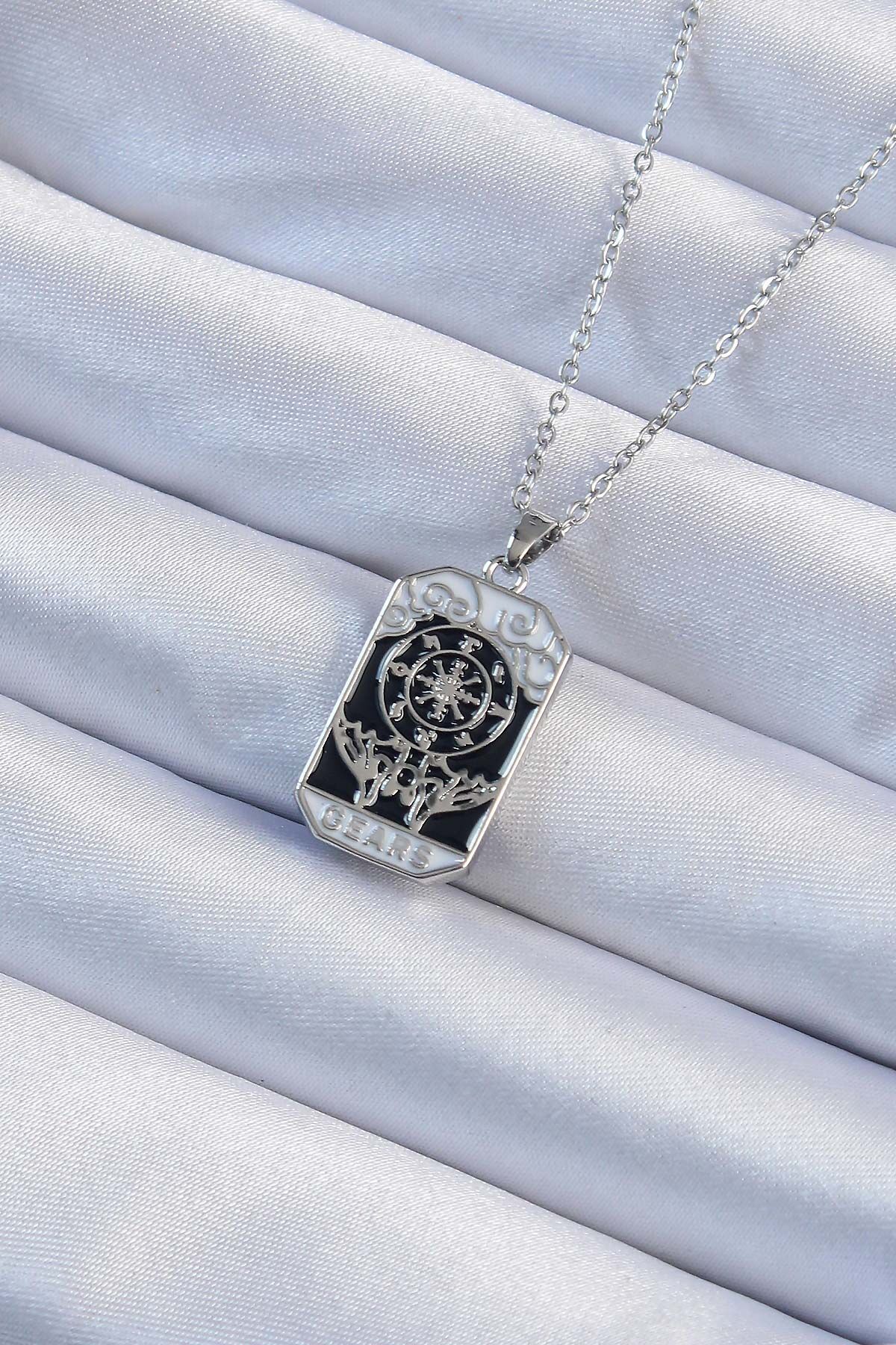 316L Çelik Zincir Gümüş Renk İşlemeli Siyah Mineli Tarot Kolye