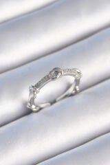 Pirinç Gümüş Renk Zirkon Taşlı Düğüm Model Kadın Yüzük